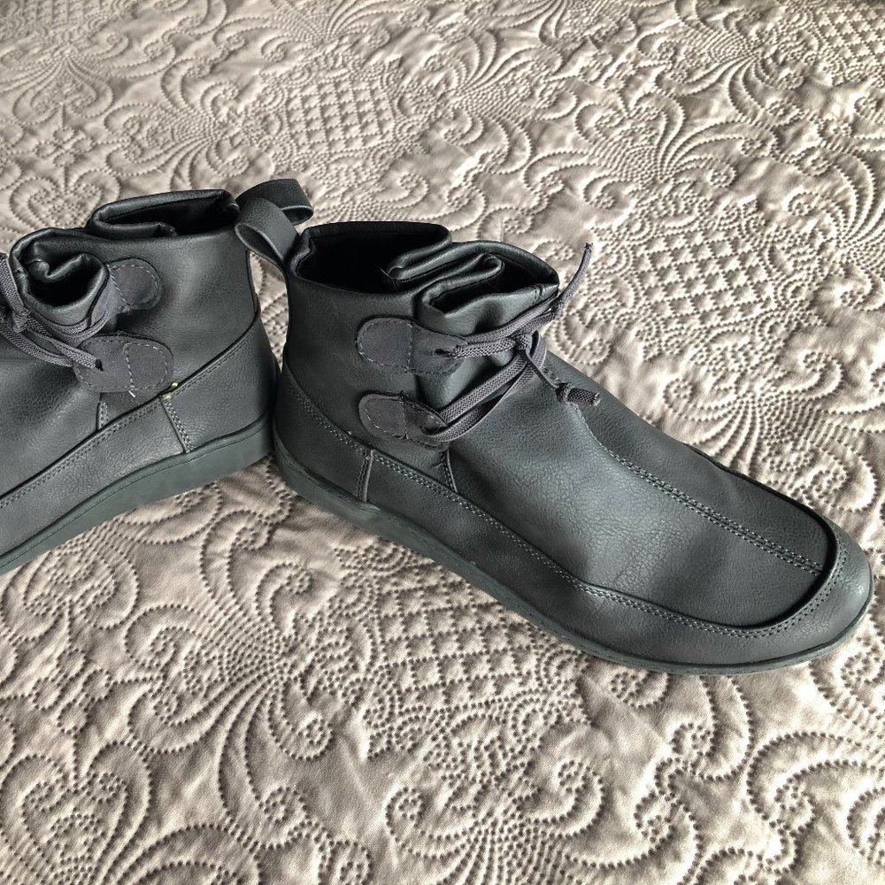 Size 8 Slip-on Gray Bootie Boots